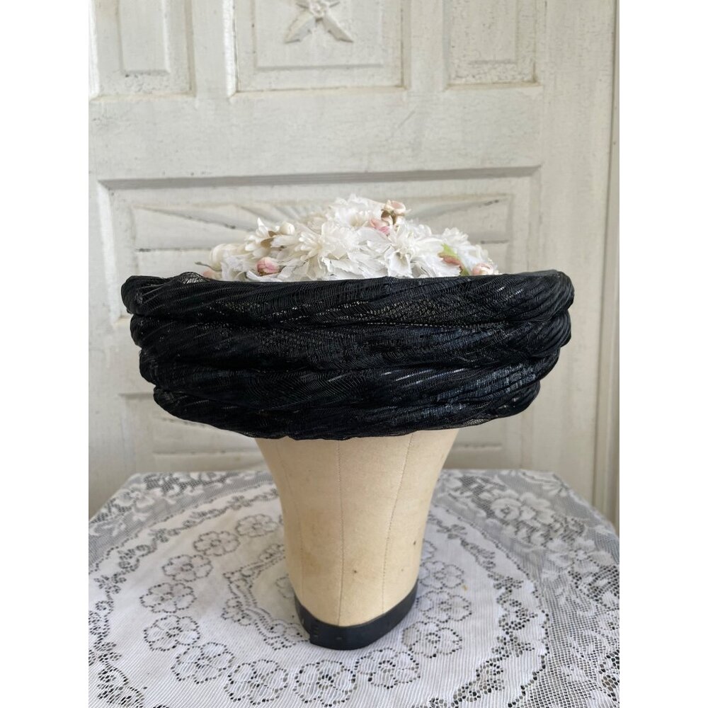 Vintage 1950s Black Woven Bumber Hat With White Millinery Flowers